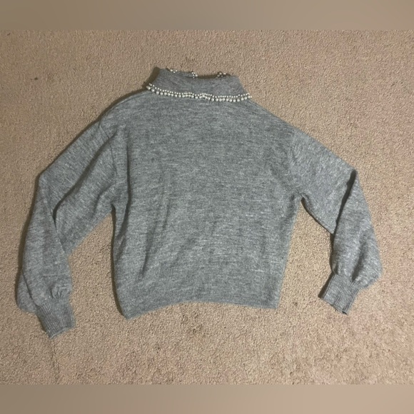 H&M Grey collared sweater with pearl design size Small - Picture 4 of 10